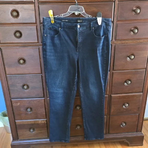 Talbot's Straight Leg Jeans Size 18W. Like new. - Picture 1 of 7